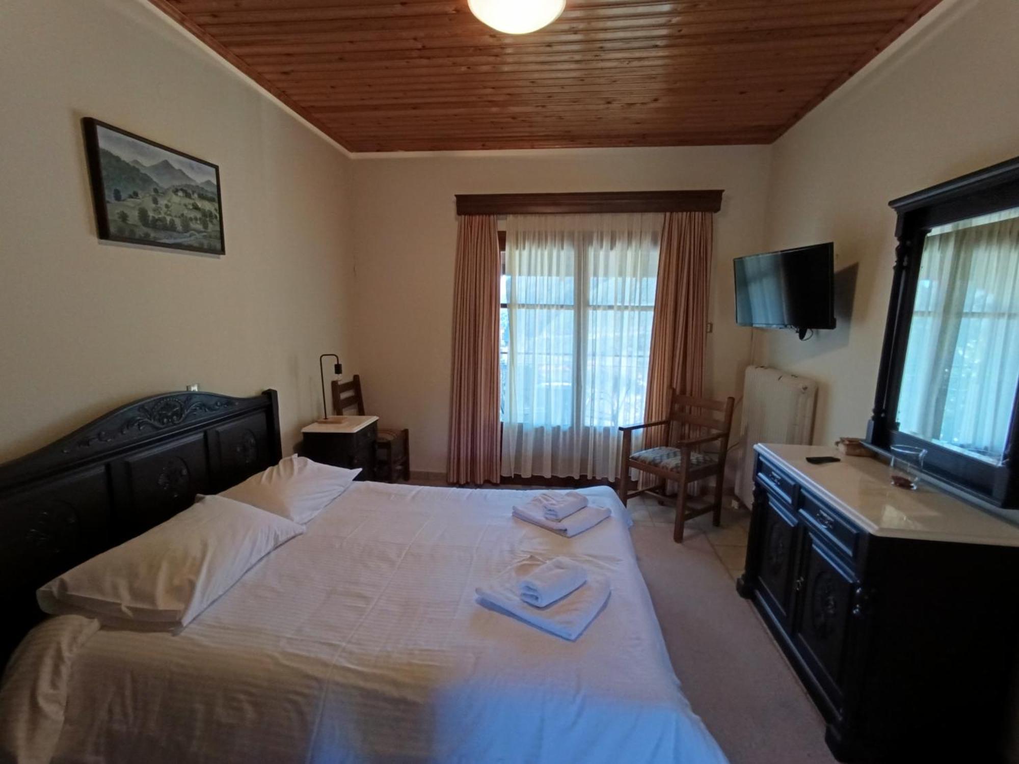 2 Alonia Hotell Anatoliki Frangista Rum bild