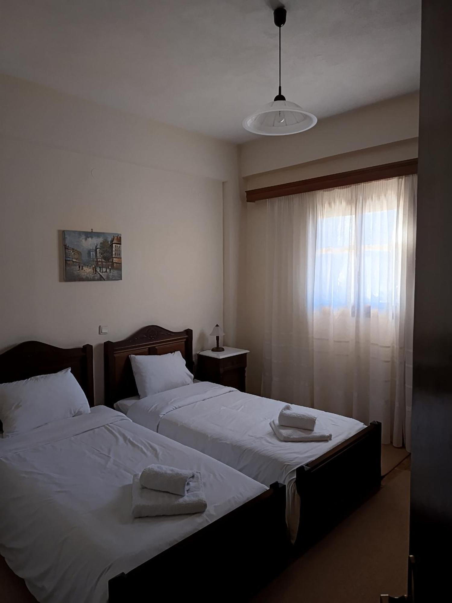 2 Alonia Hotell Anatoliki Frangista Rum bild