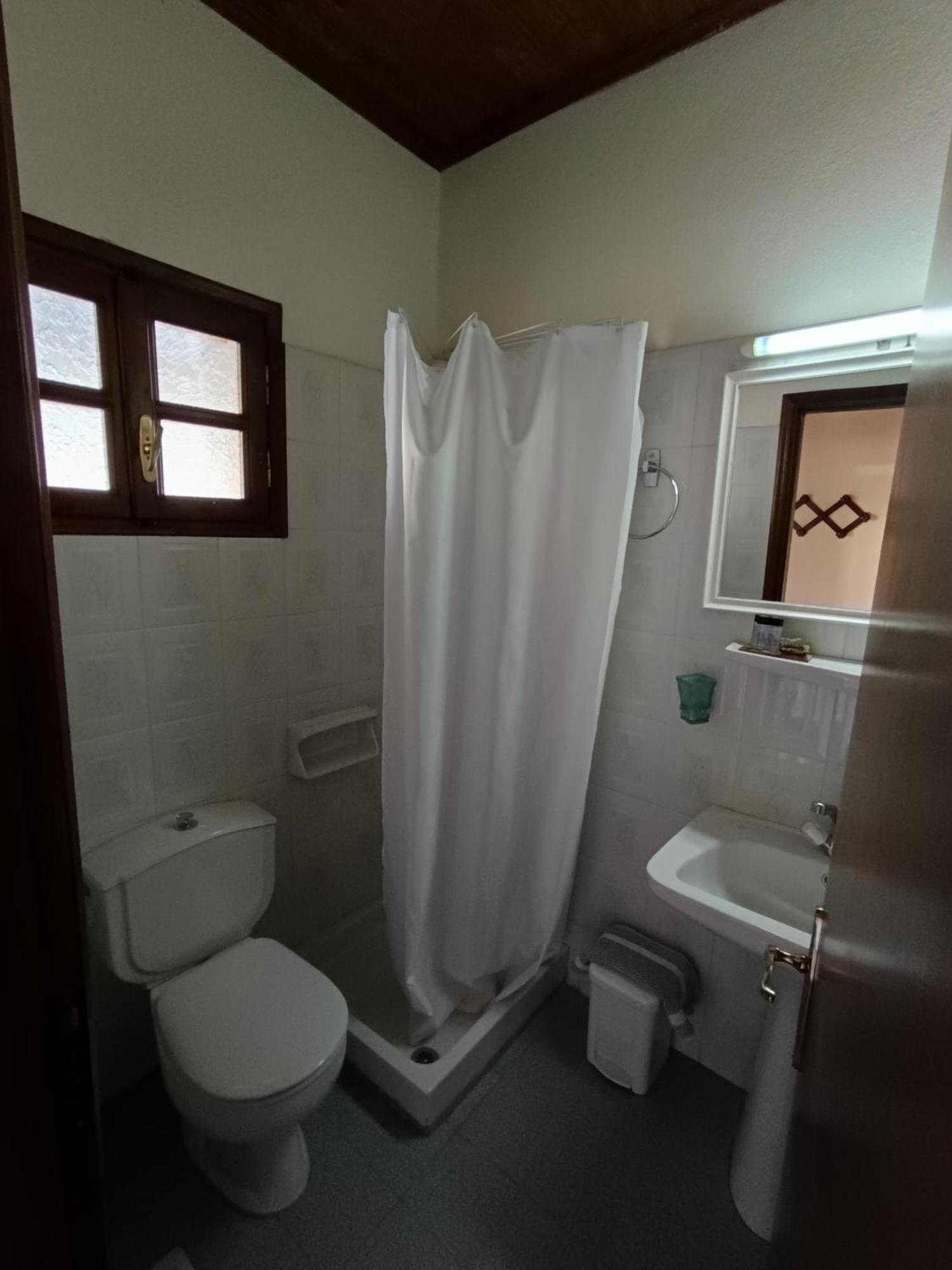 2 Alonia Hotell Anatoliki Frangista Rum bild